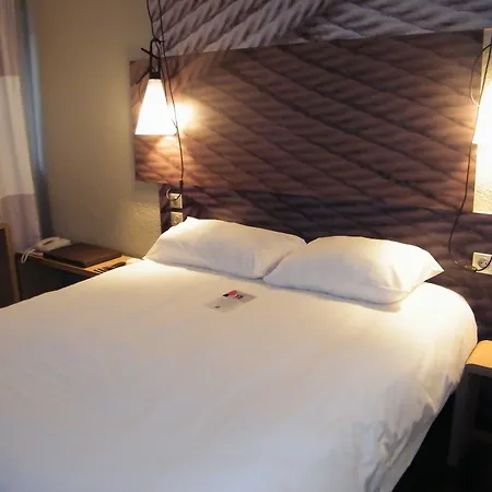 Ibis Sud ホテル 3*